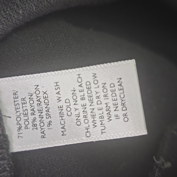 LOFT Elegant Black and White Dress w/cute Sculpted Hem, Ladies Size 4 - Picture 4 of 4